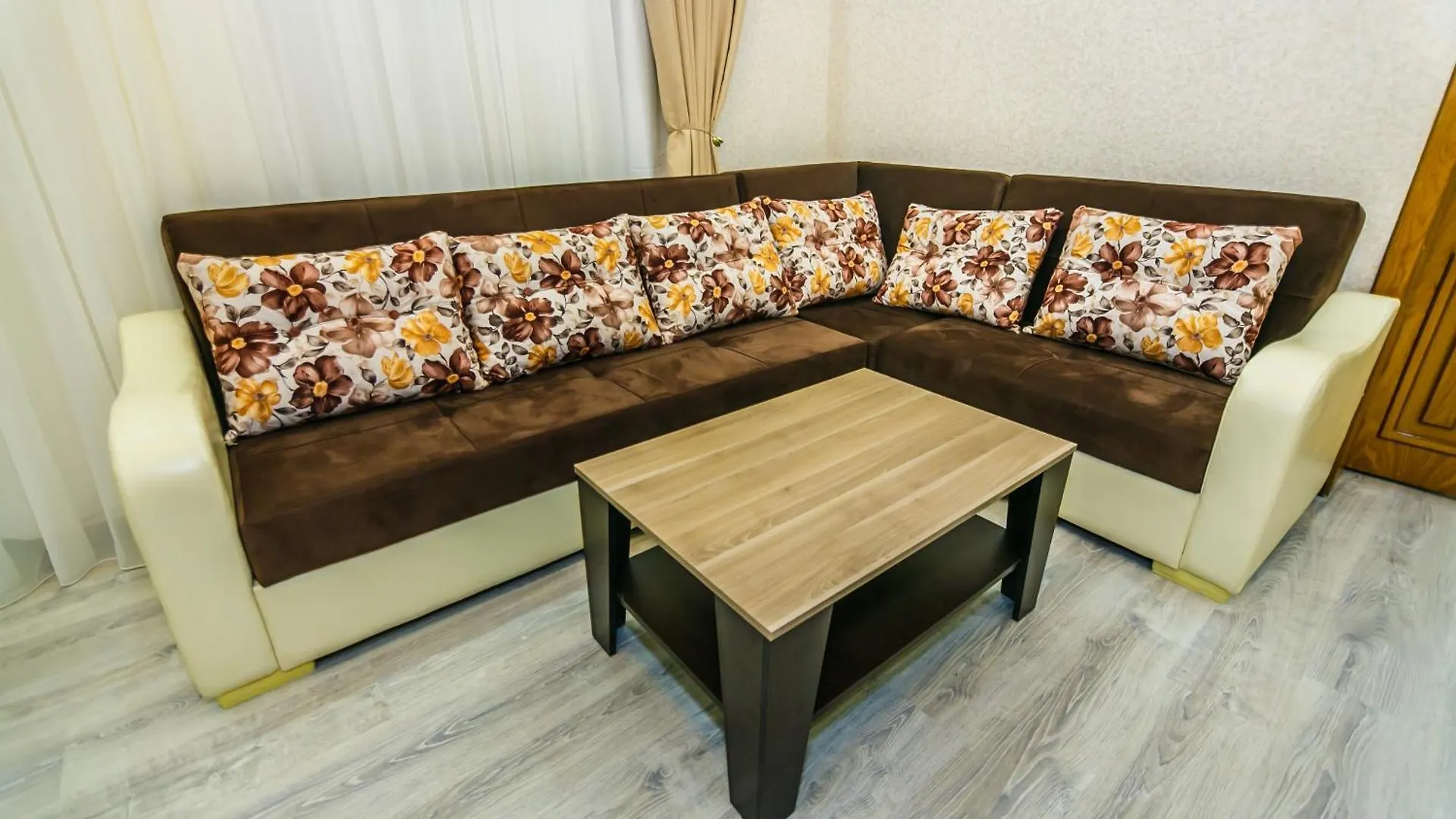 Central Avenue Apartment In Nizami Str Baku 0*,