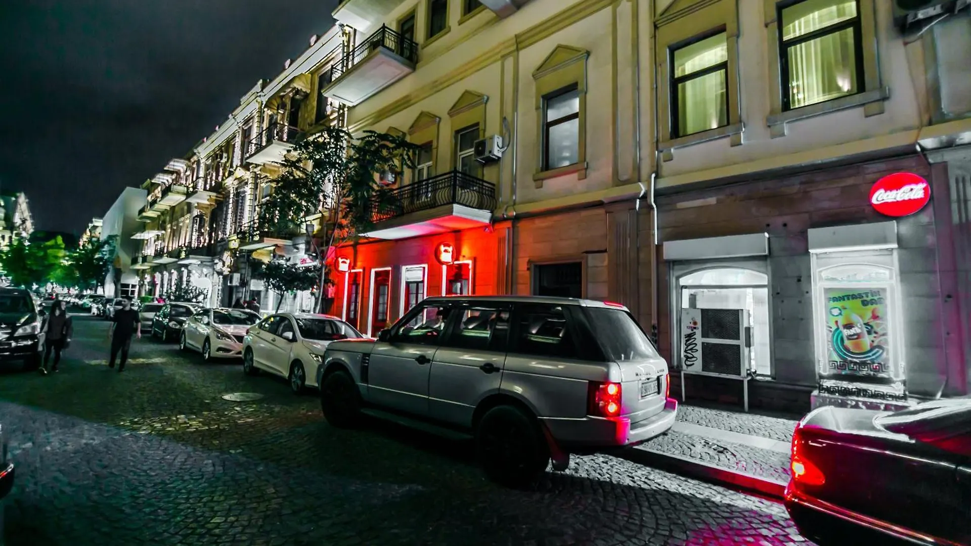 Central Avenue Apartment In Nizami Str Baku