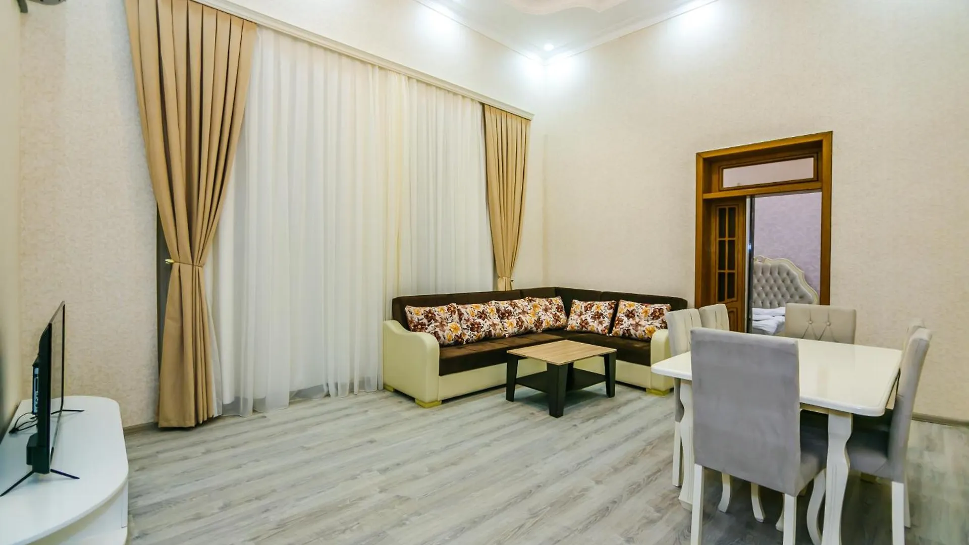 Central Avenue Apartment In Nizami Str Baku