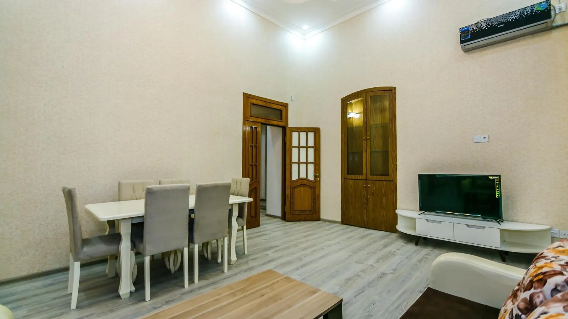Central Avenue Apartment In Nizami Str Baku Azerbaijan