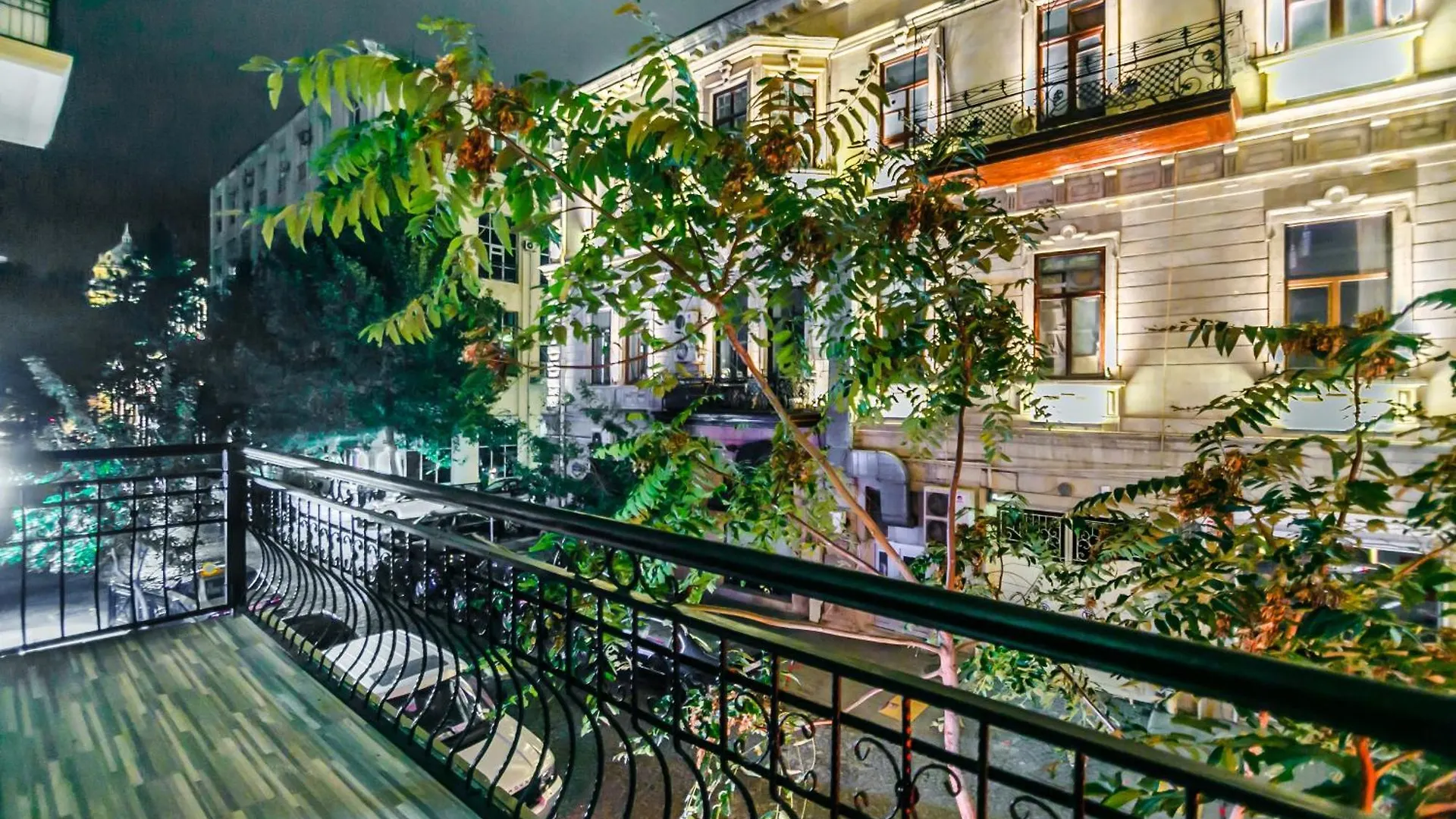 Central Avenue Apartment In Nizami Str Baku