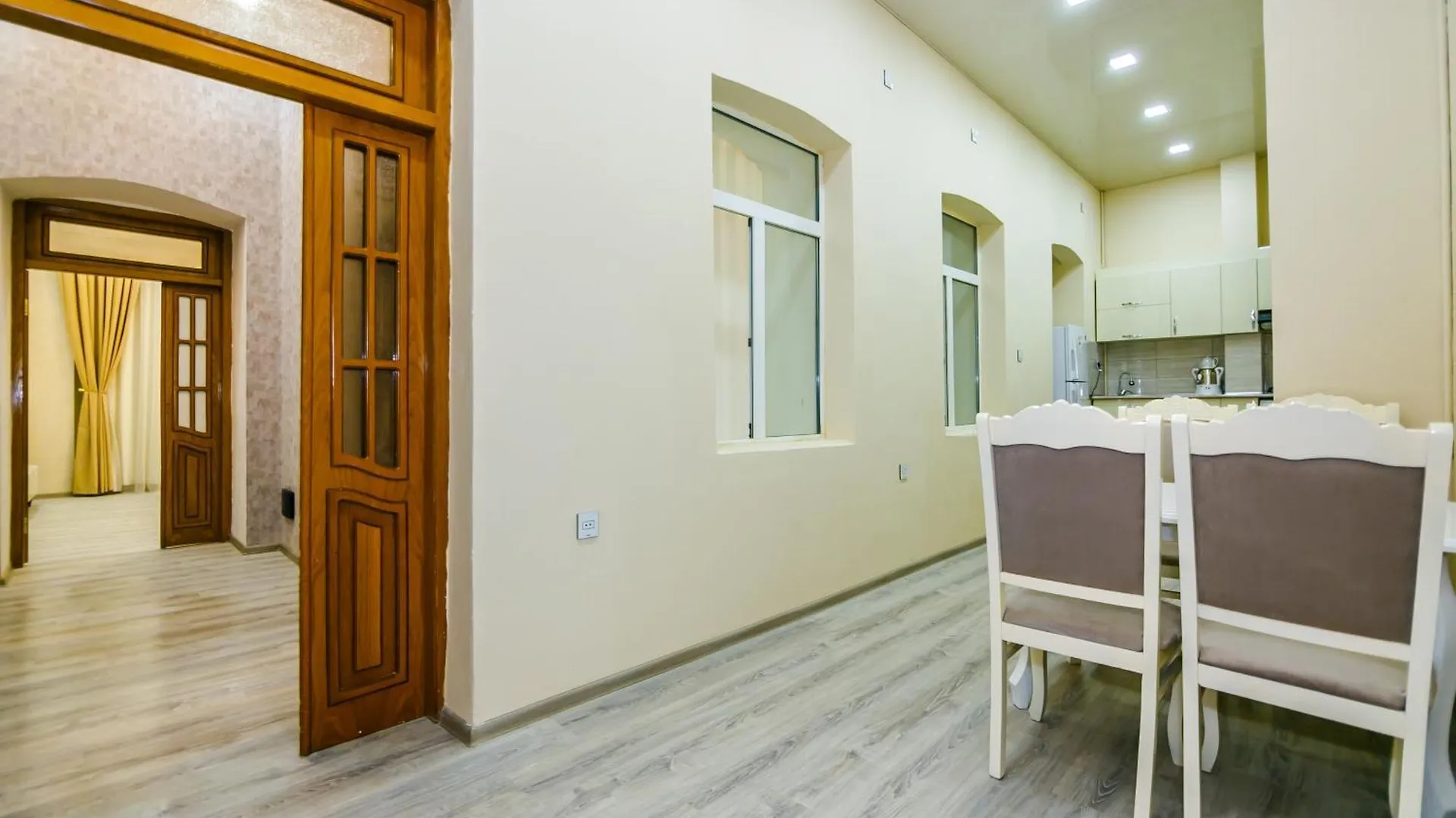 Central Avenue Apartment In Nizami Str Baku 0*,