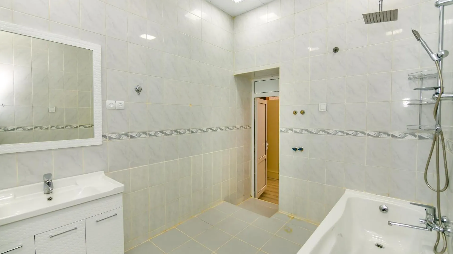 Central Avenue Apartment In Nizami Str Baku