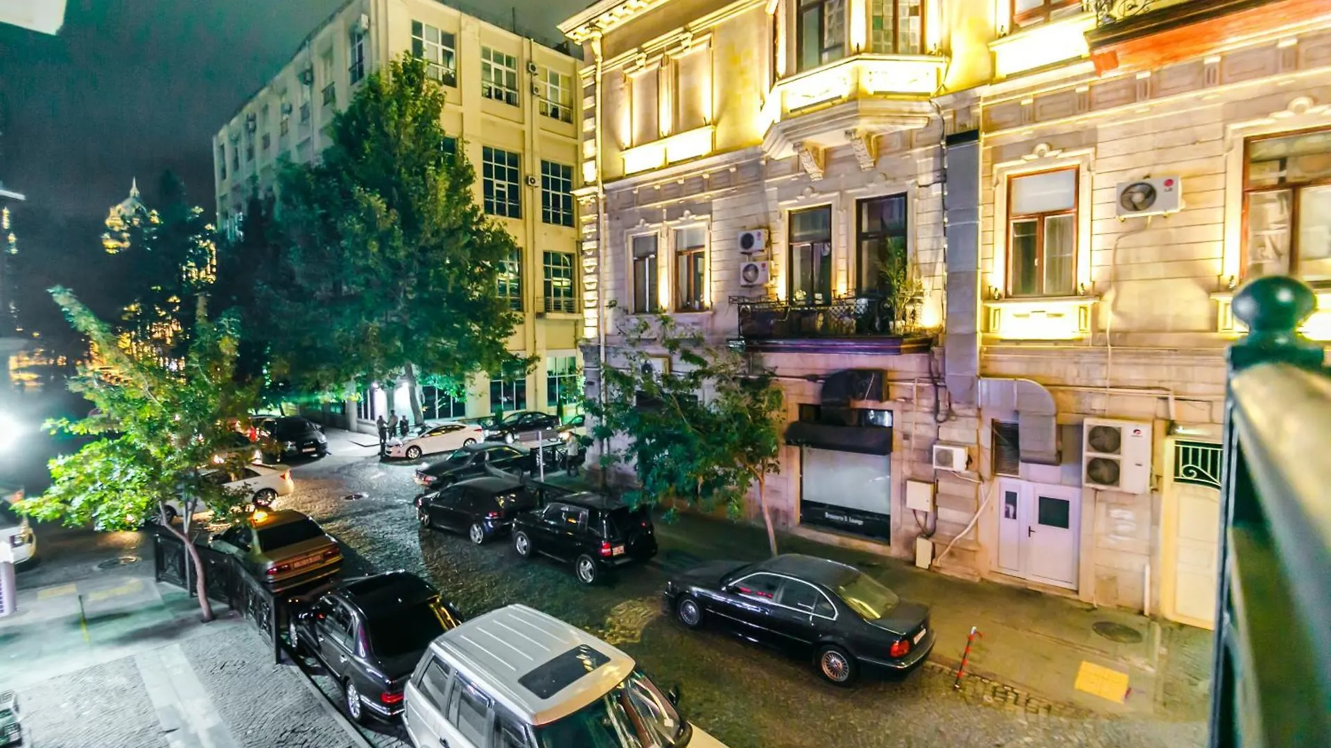 Central Avenue Apartment In Nizami Str Baku